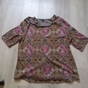 Elegant Women's Patterned Top